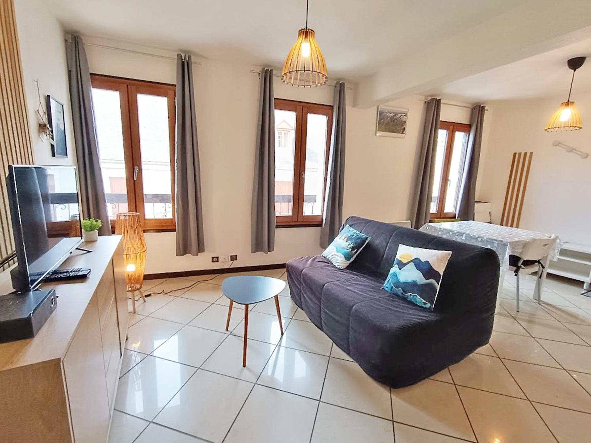 Appartamento Le Louchonnais, T2, Wifi, 4 Personnes Bagnères-de-Luchon Esterno foto